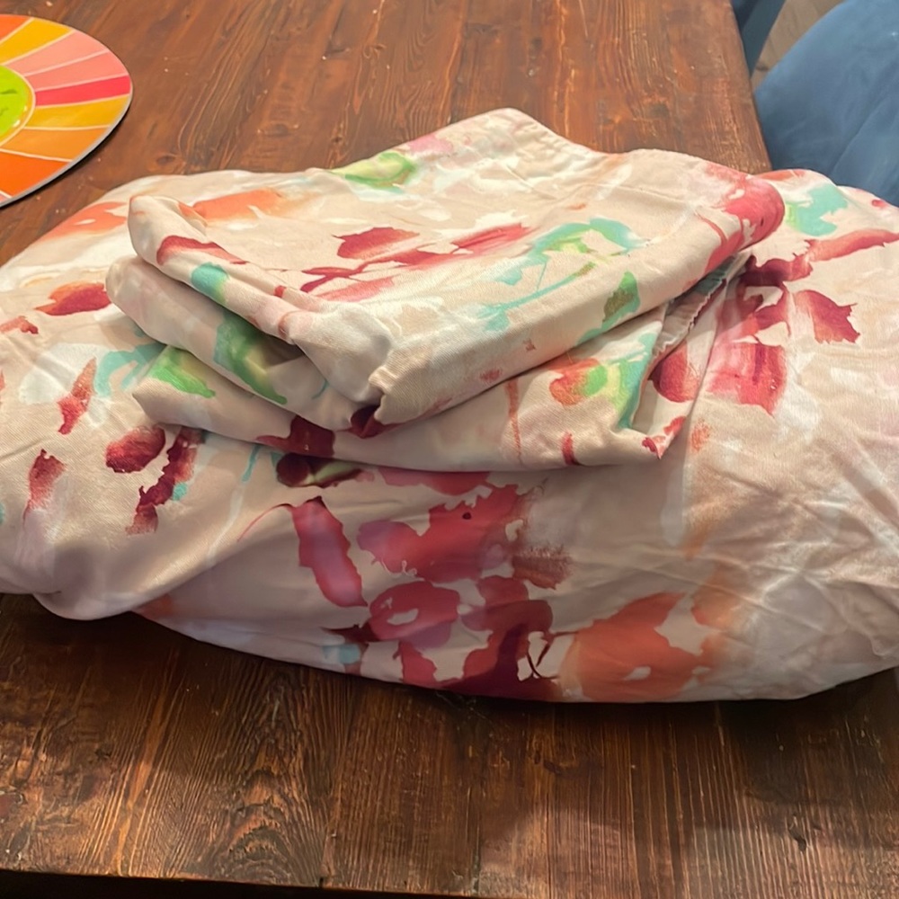 Diane VonFursteinberg queen duvet and shams